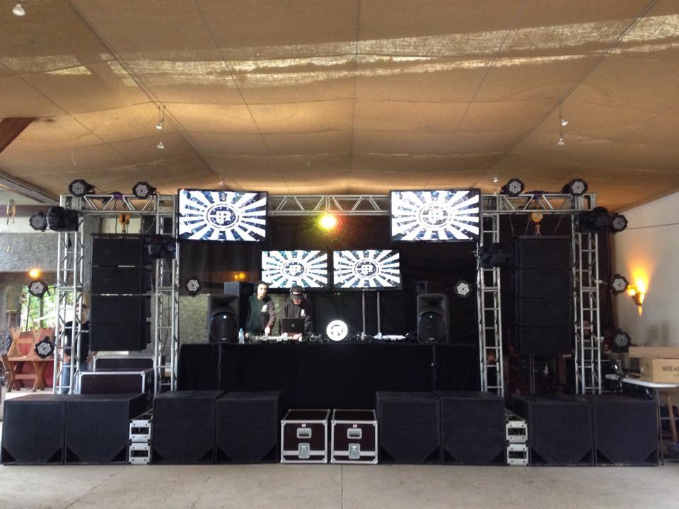 Estruturas: truss e palcos para eventos em São Paulo — Dínamo Eventos