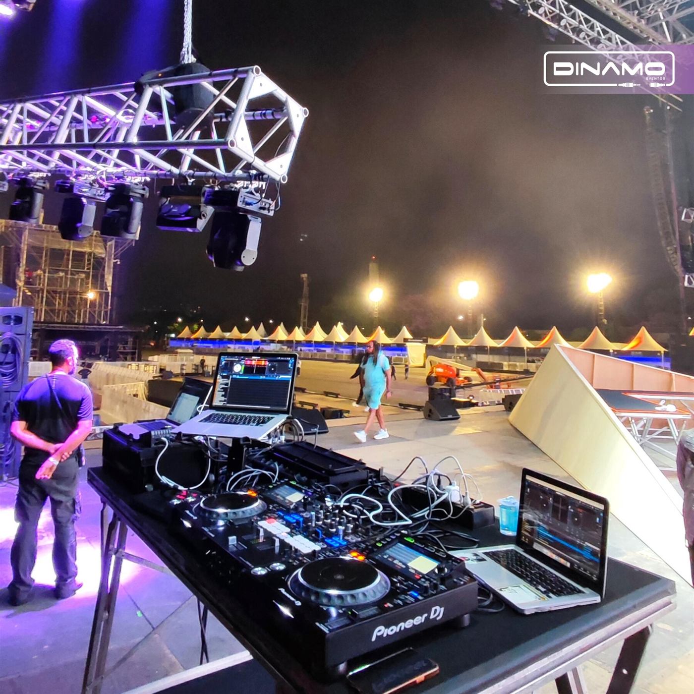 Estruturas: truss e palcos para eventos em São Paulo — Dínamo Eventos